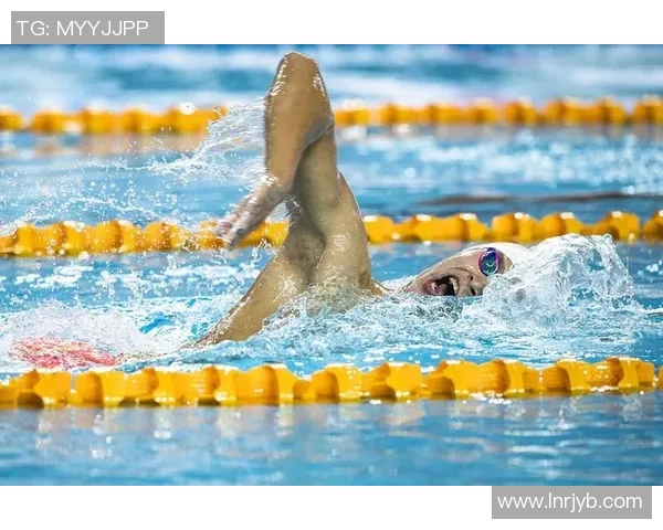 自由泳基本技巧全面解析 提升速度与效率的关键要点 自由泳基本技巧全面解析 提升速度与效率的关键要点