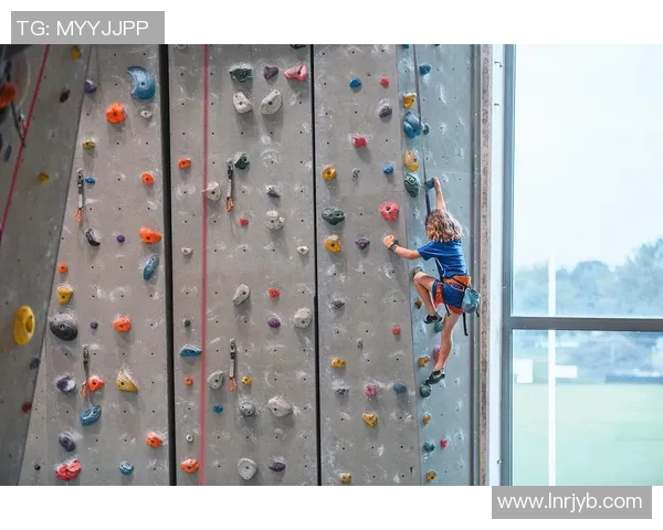 攀岩精神：深入了解上海攀岩队的团队协作与挑战之旅